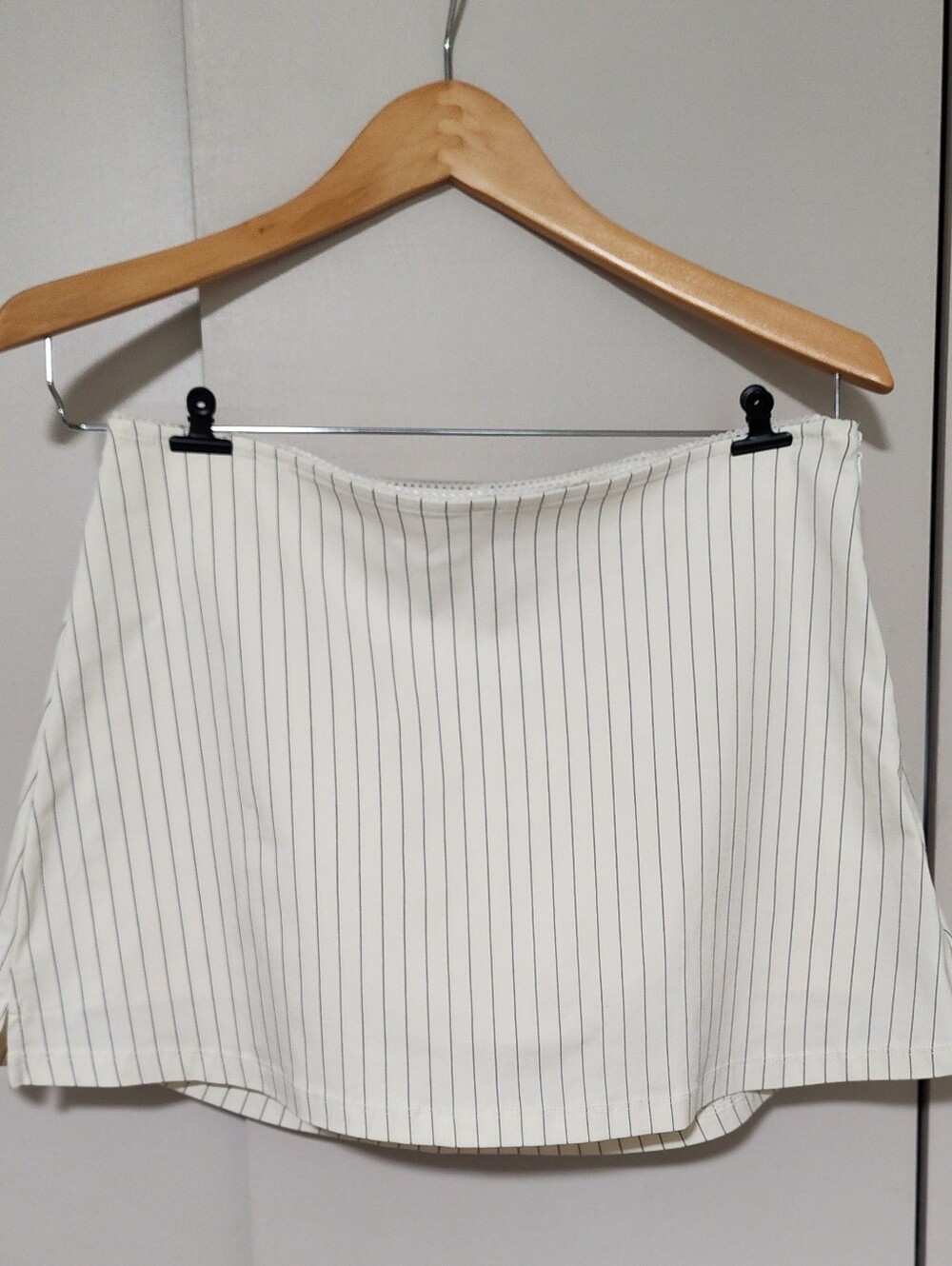 Women’s White Pinstripe Skirt